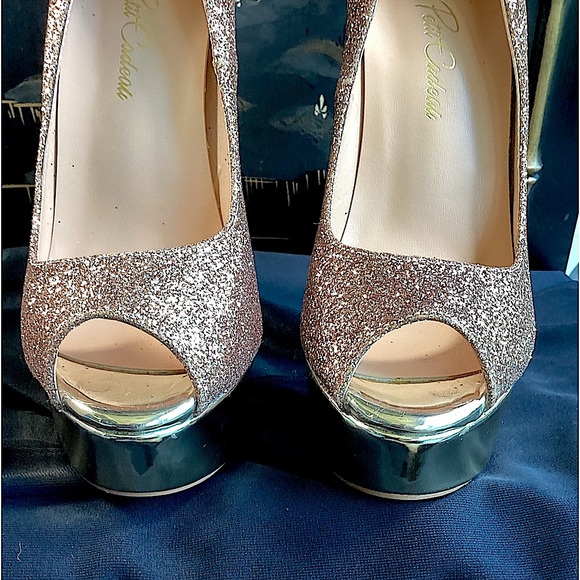 Petite Cadeau Danielle Gold Glitter Heels - Picture 5 of 12